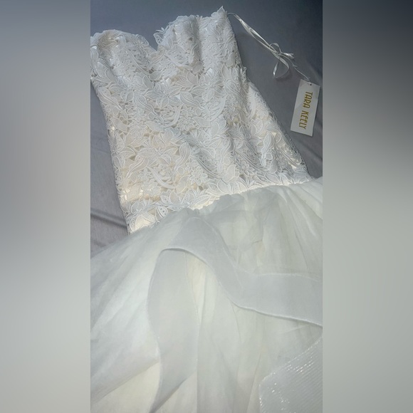 Stunning New Lazaro Tara Keely 2400 Gown - Bridal Sz 12 - M (US 8) - Picture 7 of 10